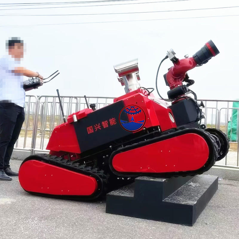 Robot pemadam kebakaran cerdas tahan ledakan dengan penggerak 4 roda yang efisien dan aman