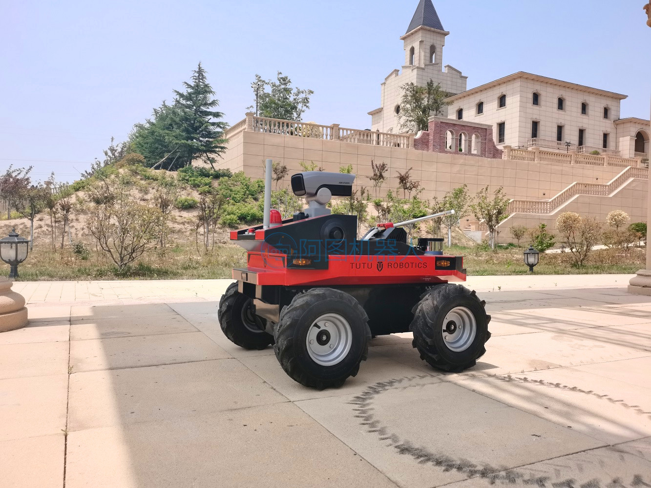 Robot Patroli Otomatis Pengawasan WT1000 dalam Lanskap Keamanan