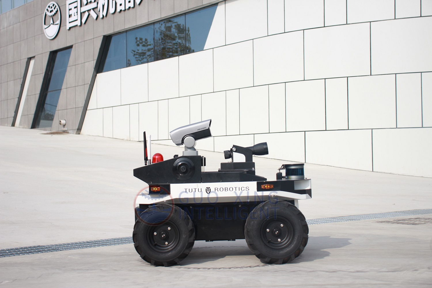 Kontrol Patroli untuk Robot Cerdas Area Publik