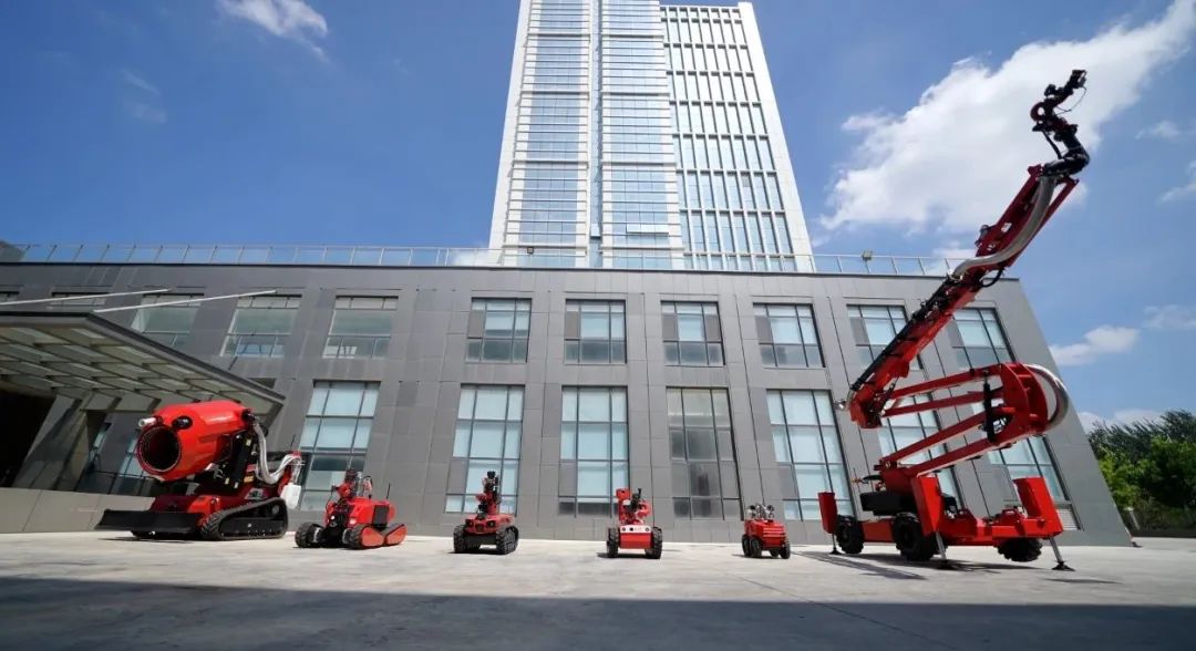 Robot pemadam kebakaran guoxing